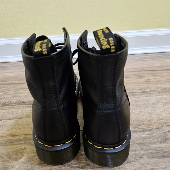 Dr. Martens 101 VIRGINIA LEATHER ANKLE BOOTS, size US 8 - Picture 5 of 11